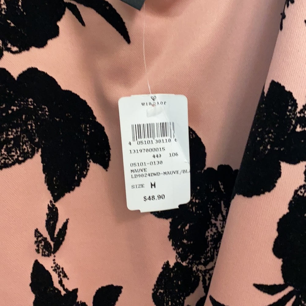 BRAND NEW DRESS - Picture 3 of 4